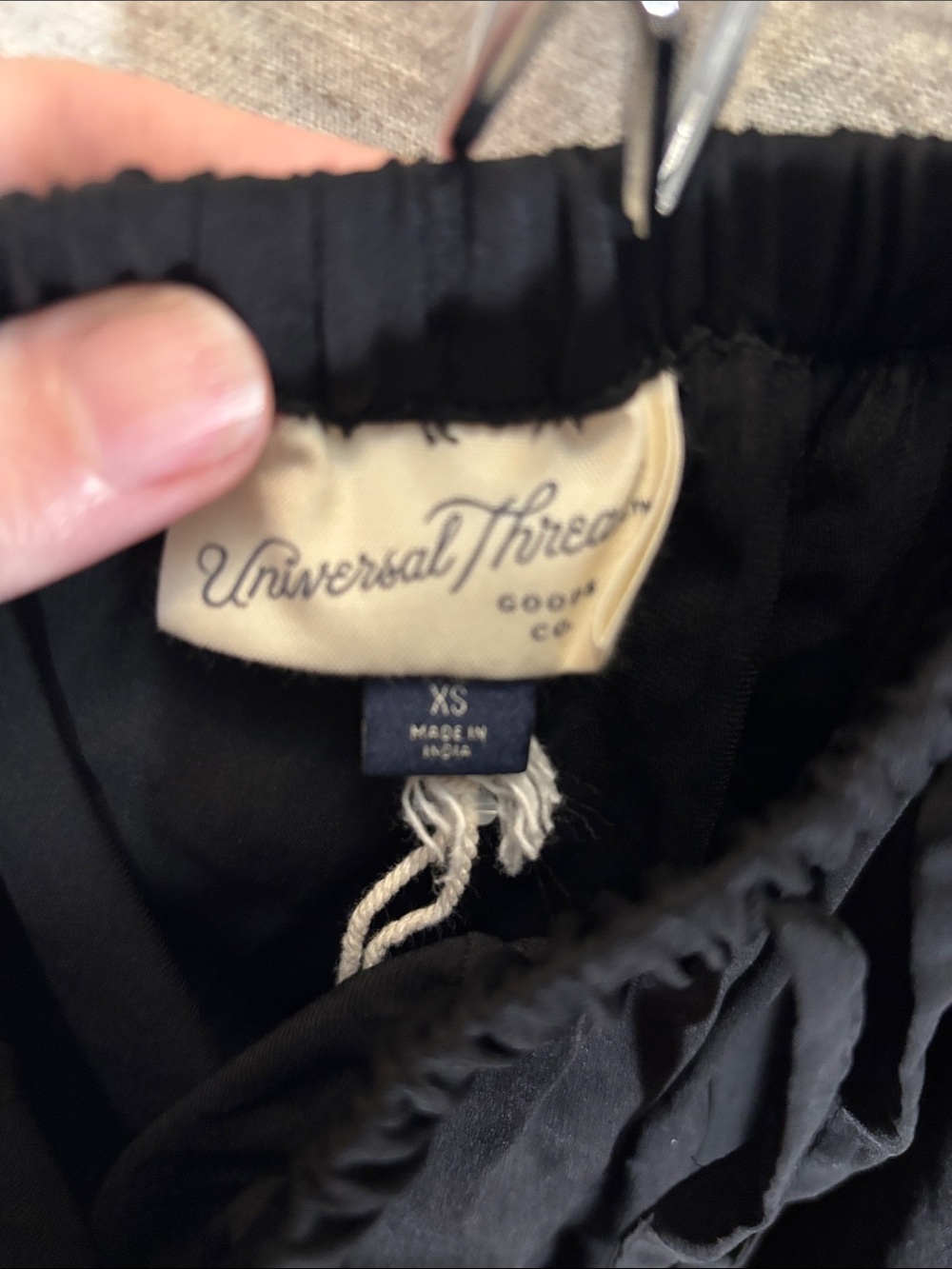 Universal Thread Black Maxi Skirt XS Boho Chic Scalloped Eyelet Side Slit EUC - Picture 2 of 8
